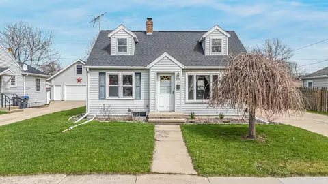 824 Zemlock Ave, Neenah, WI 54956