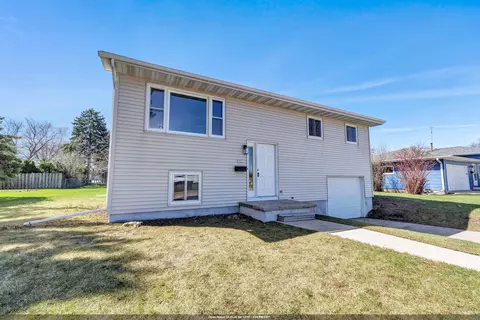 1521 Bismarck Ave, Oshkosh, WI 54902