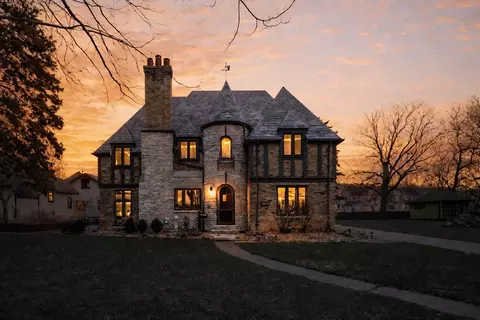 1361 Washington Ave, Oshkosh, WI 54901