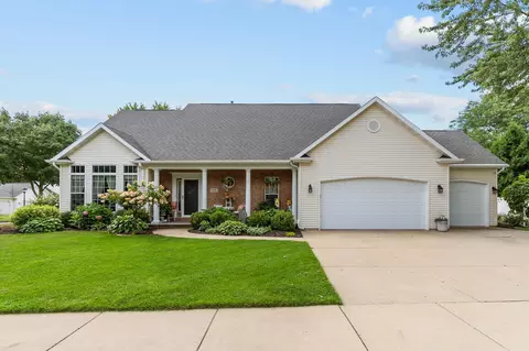 613 E Castlebury Ln, Appleton, WI 54913
