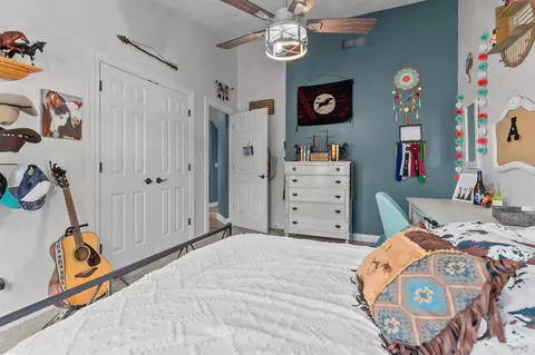 Bedroom - 613 E Castlebury Ln, Appleton, WI 54913 photo 5 of 9