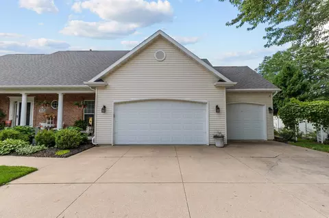 Exterior - 613 E Castlebury Ln, Appleton, WI 54913 photo 11 of 11