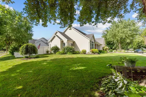 Exterior - 613 E Castlebury Ln, Appleton, WI 54913 photo 6 of 11