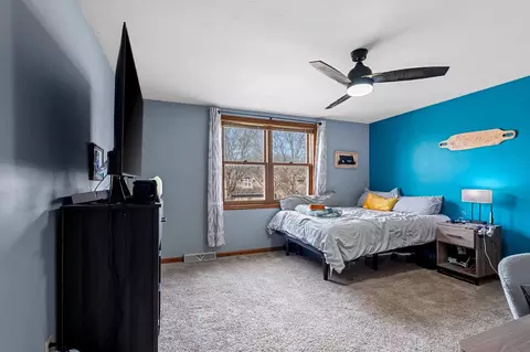 Bedroom - 3400 N Kin St, Appleton, WI 54911 photo 7 of 9