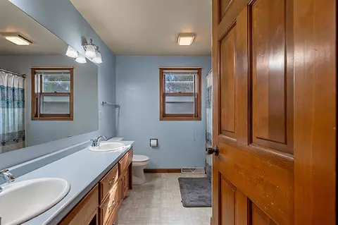 Bath - 3400 N Kin St, Appleton, WI 54911 photo 4 of 5
