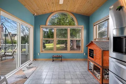 Entry Way - 3400 N Kin St, Appleton, WI 54911 photo 3 of 6