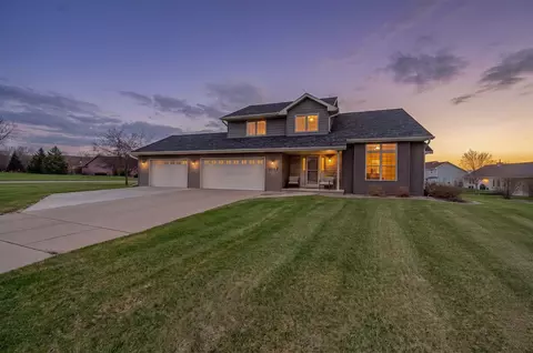 2061 W Higgins Hl, De Pere, WI 54115
