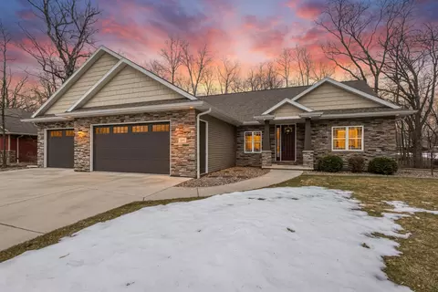 2960 Bally Bunion Ln, Green Bay, WI 54311