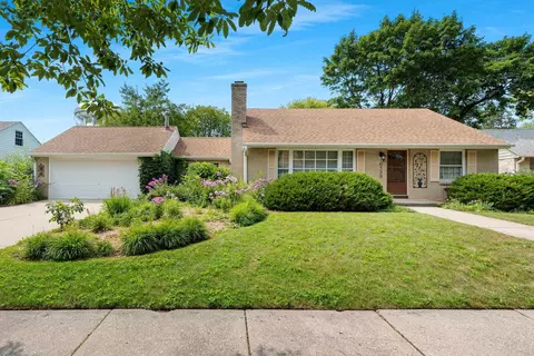 6339 N Bay Ridge Ave, Whitefish Bay, WI 53217
