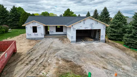 1505 Lisa Ln, New Holstein, WI 53062