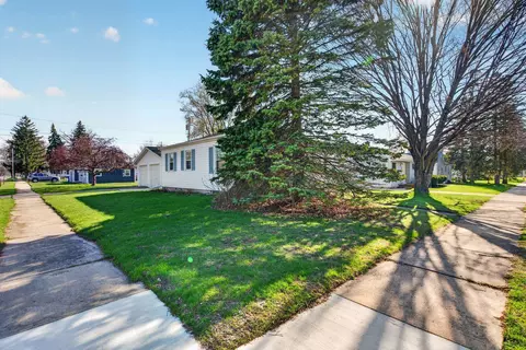 Exterior - 431 E Coolidge Ave, Appleton, WI 54915 photo 3 of 8