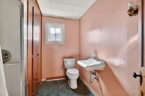 Bath - 431 E Coolidge Ave, Appleton, WI 54915 photo 1 of 2