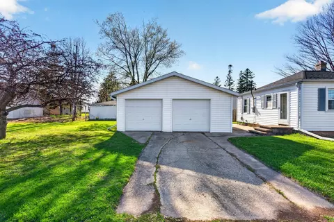 Exterior - 431 E Coolidge Ave, Appleton, WI 54915 photo 5 of 8