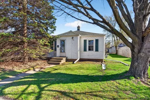 Exterior - 431 E Coolidge Ave, Appleton, WI 54915 photo 1 of 8