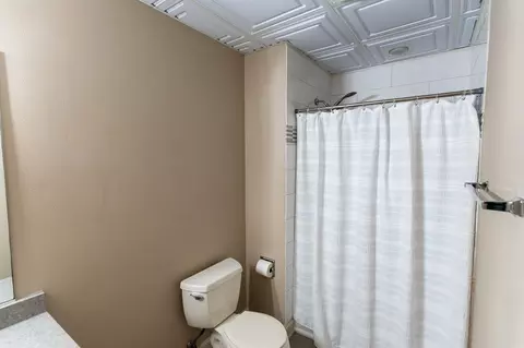 Bath - 522 E Tallgrass Dr, Appleton, WI 54913 photo 1 of 14