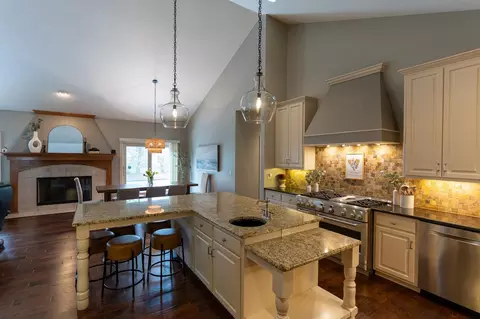 Kitchen - 522 E Tallgrass Dr, Appleton, WI 54913 photo 1 of 7