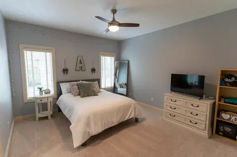 Bedroom - 522 E Tallgrass Dr, Appleton, WI 54913 photo 5 of 9