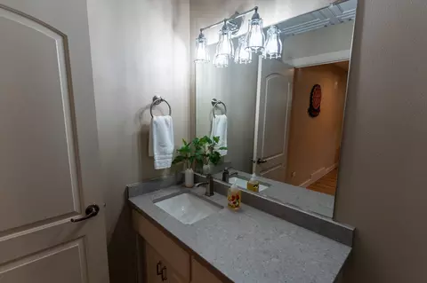 Bath - 522 E Tallgrass Dr, Appleton, WI 54913 photo 2 of 14