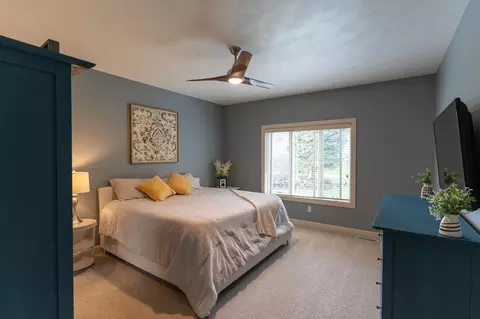 Bedroom - 522 E Tallgrass Dr, Appleton, WI 54913 photo 7 of 9