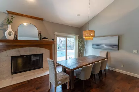 Dining - 522 E Tallgrass Dr, Appleton, WI 54913 photo 1 of 3