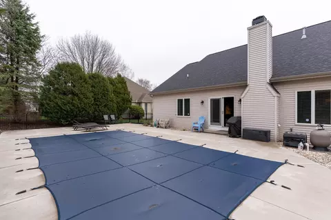 Exterior - 522 E Tallgrass Dr, Appleton, WI 54913 photo 7 of 13
