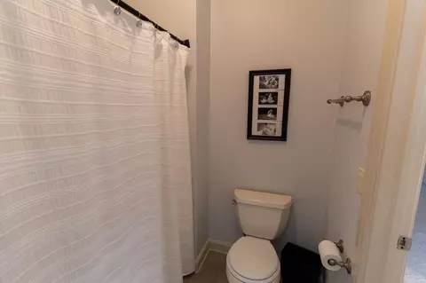Bath - 522 E Tallgrass Dr, Appleton, WI 54913 photo 4 of 14