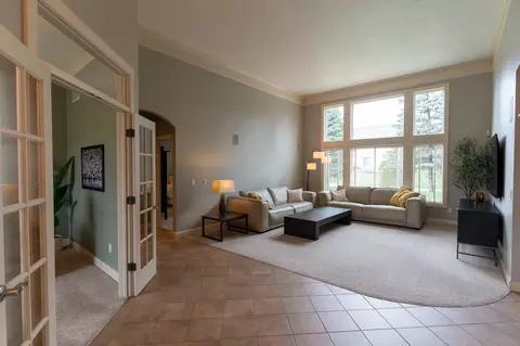 Living - 522 E Tallgrass Dr, Appleton, WI 54913 photo 7 of 9