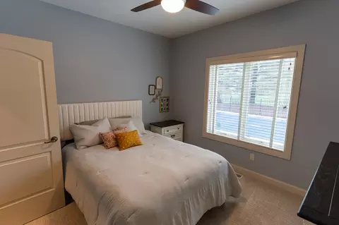 Bedroom - 522 E Tallgrass Dr, Appleton, WI 54913 photo 4 of 9