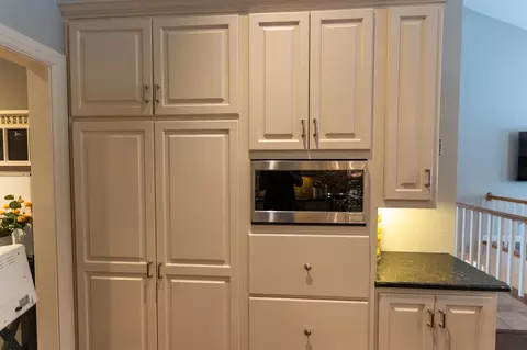 Kitchen - 522 E Tallgrass Dr, Appleton, WI 54913 photo 7 of 7