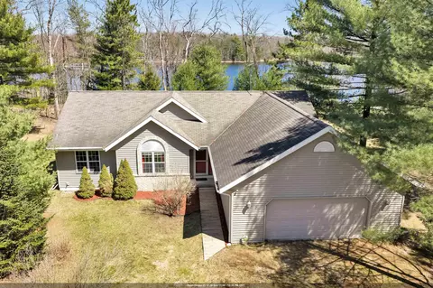 5142 Menominee Line Rd, Gillett, WI 54124