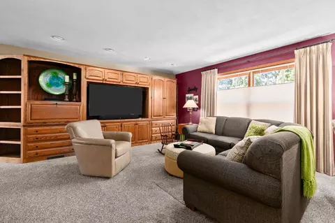 Living - 2611 N Nicholas St, Appleton, WI 54914 photo 4 of 6