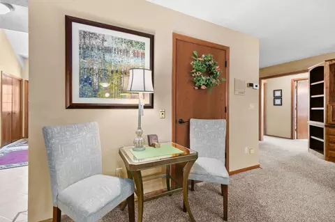 Entry Way - 2611 N Nicholas St, Appleton, WI 54914 photo 8 of 11
