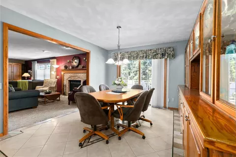 Dining - 2611 N Nicholas St, Appleton, WI 54914 photo 2 of 2