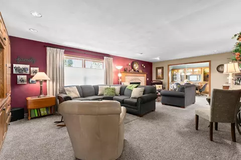 Living - 2611 N Nicholas St, Appleton, WI 54914 photo 5 of 6