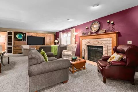 Living - 2611 N Nicholas St, Appleton, WI 54914 photo 1 of 6
