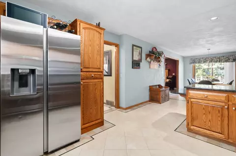 Entry Way - 2611 N Nicholas St, Appleton, WI 54914 photo 5 of 11