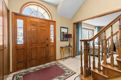 Entry Way - 2611 N Nicholas St, Appleton, WI 54914 photo 4 of 11