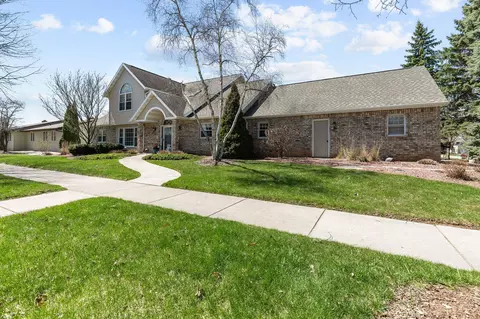 Exterior - 2611 N Nicholas St, Appleton, WI 54914 photo 12 of 13