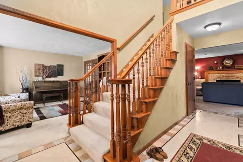 Entry Way - 2611 N Nicholas St, Appleton, WI 54914 photo 3 of 11