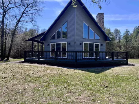 W7187 St Paul Road, Crivitz, WI 54114