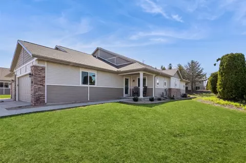 2723 River Ln, Two Rivers, WI 54241