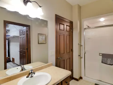 Bath - 4732 N Fallview Ln #1701, Appleton, WI 54913 photo 1 of 2