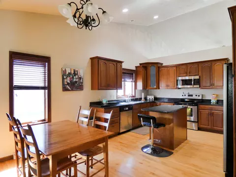 Kitchen - 4732 N Fallview Ln #1701, Appleton, WI 54913 photo 2 of 4