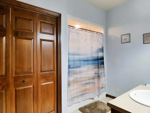 Bath - 4732 N Fallview Ln #1701, Appleton, WI 54913 photo 2 of 2