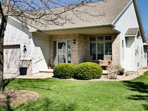 Exterior - 4732 N Fallview Ln #1701, Appleton, WI 54913 photo 9 of 11
