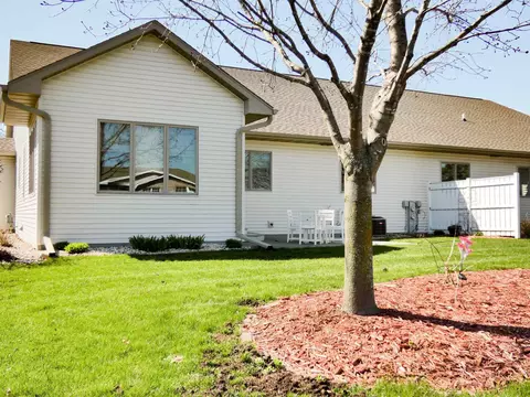 Exterior - 4732 N Fallview Ln #1701, Appleton, WI 54913 photo 11 of 11