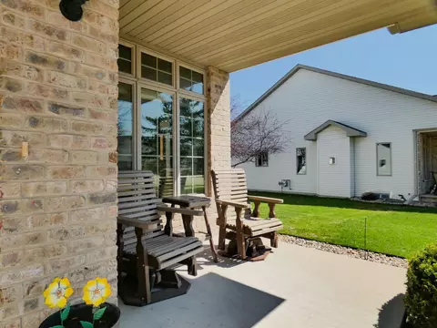Exterior - 4732 N Fallview Ln #1701, Appleton, WI 54913 photo 2 of 11