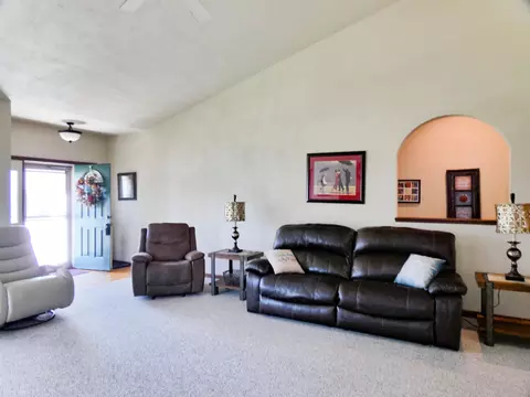 Entry Way - 4732 N Fallview Ln #1701, Appleton, WI 54913 photo 5 of 6