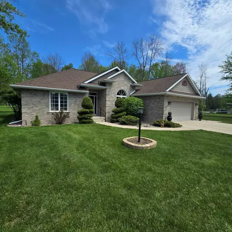 1506 39th Ave, Menominee, MI 49858