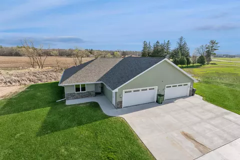 559 Summer Dr, Brillion, WI 54110